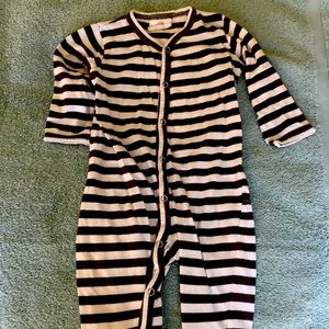 Kate Quinn organic 3-6 mos snap footies